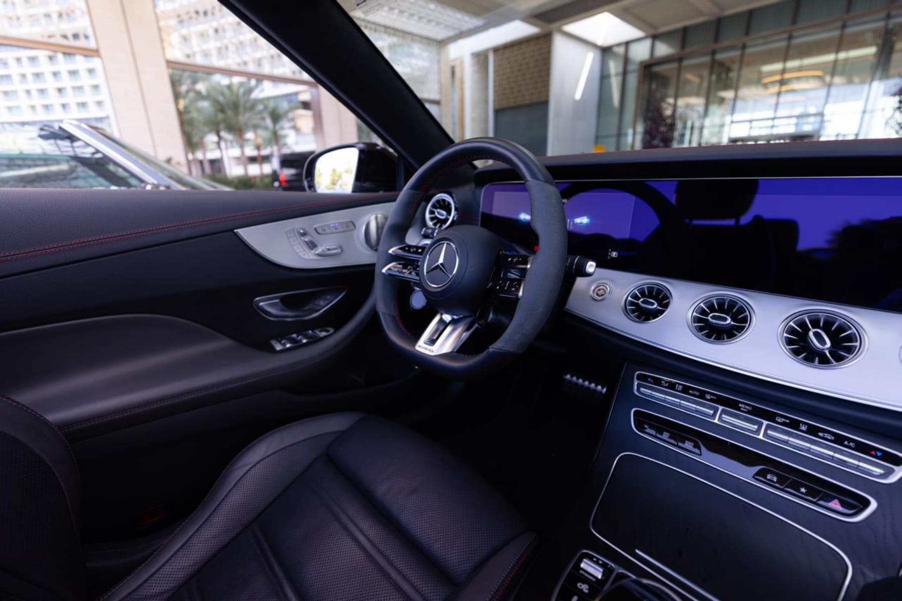 Mercedes-Benz E-Class view 5
