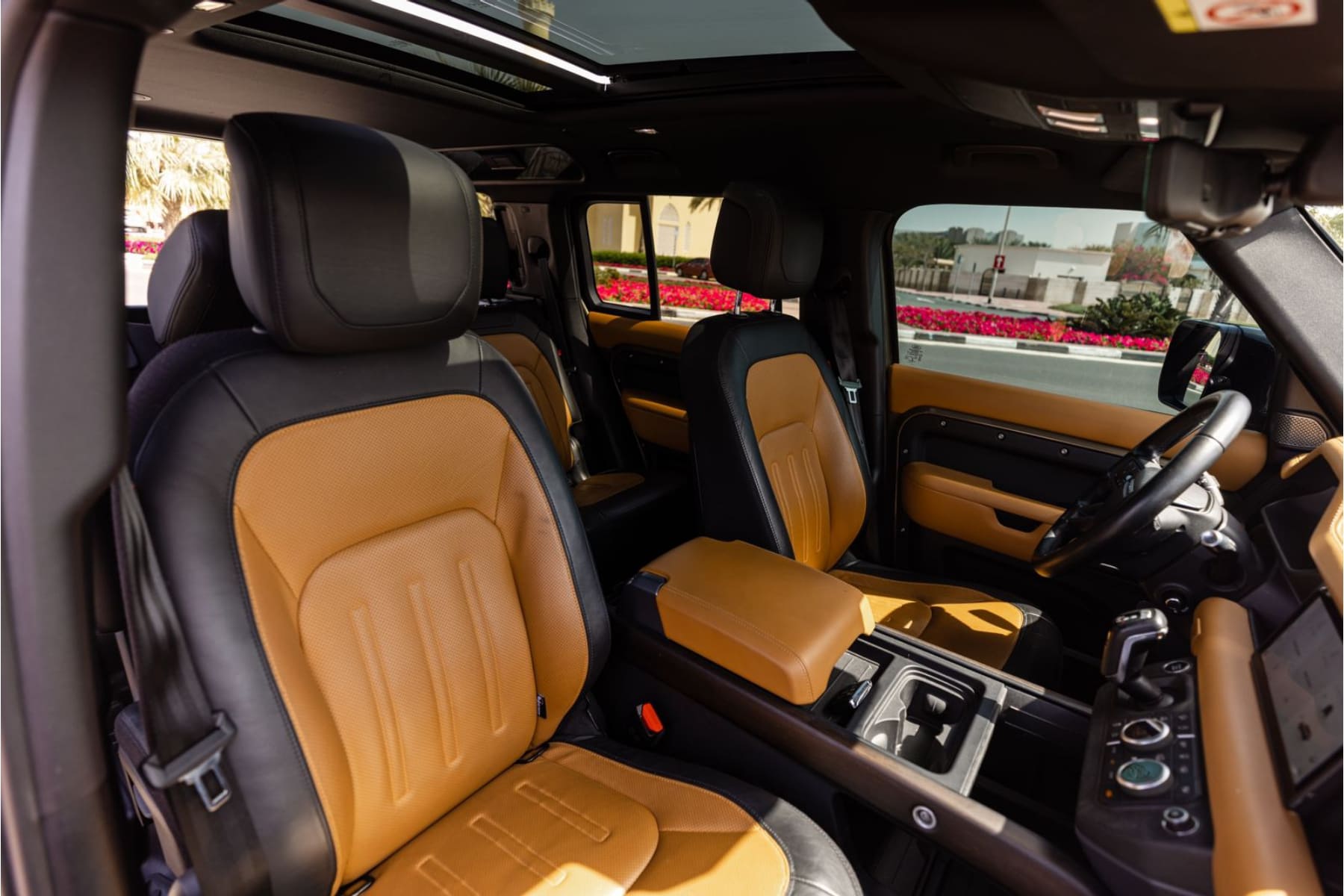 Land Rover Defender view 5