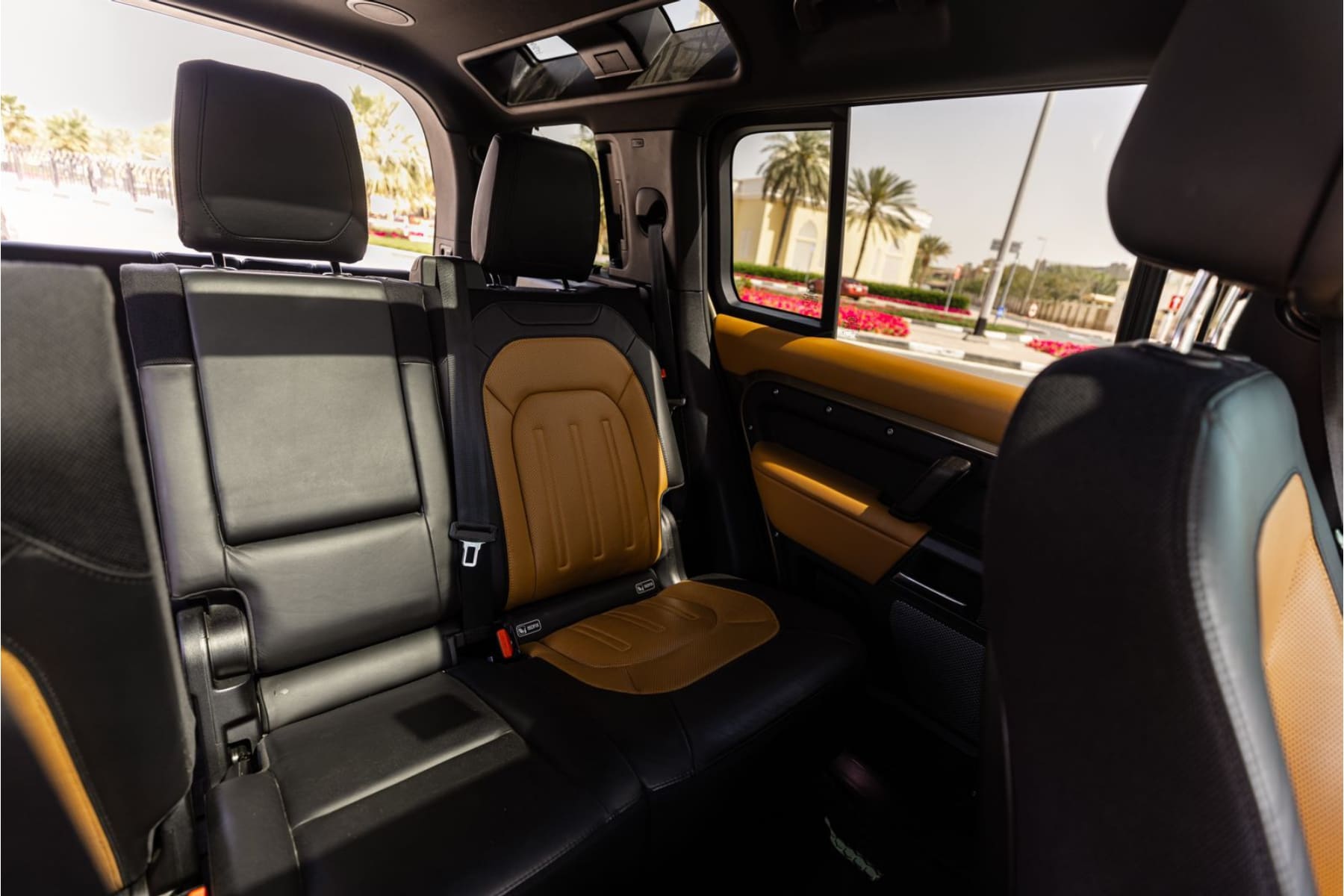 Land Rover Defender view 6